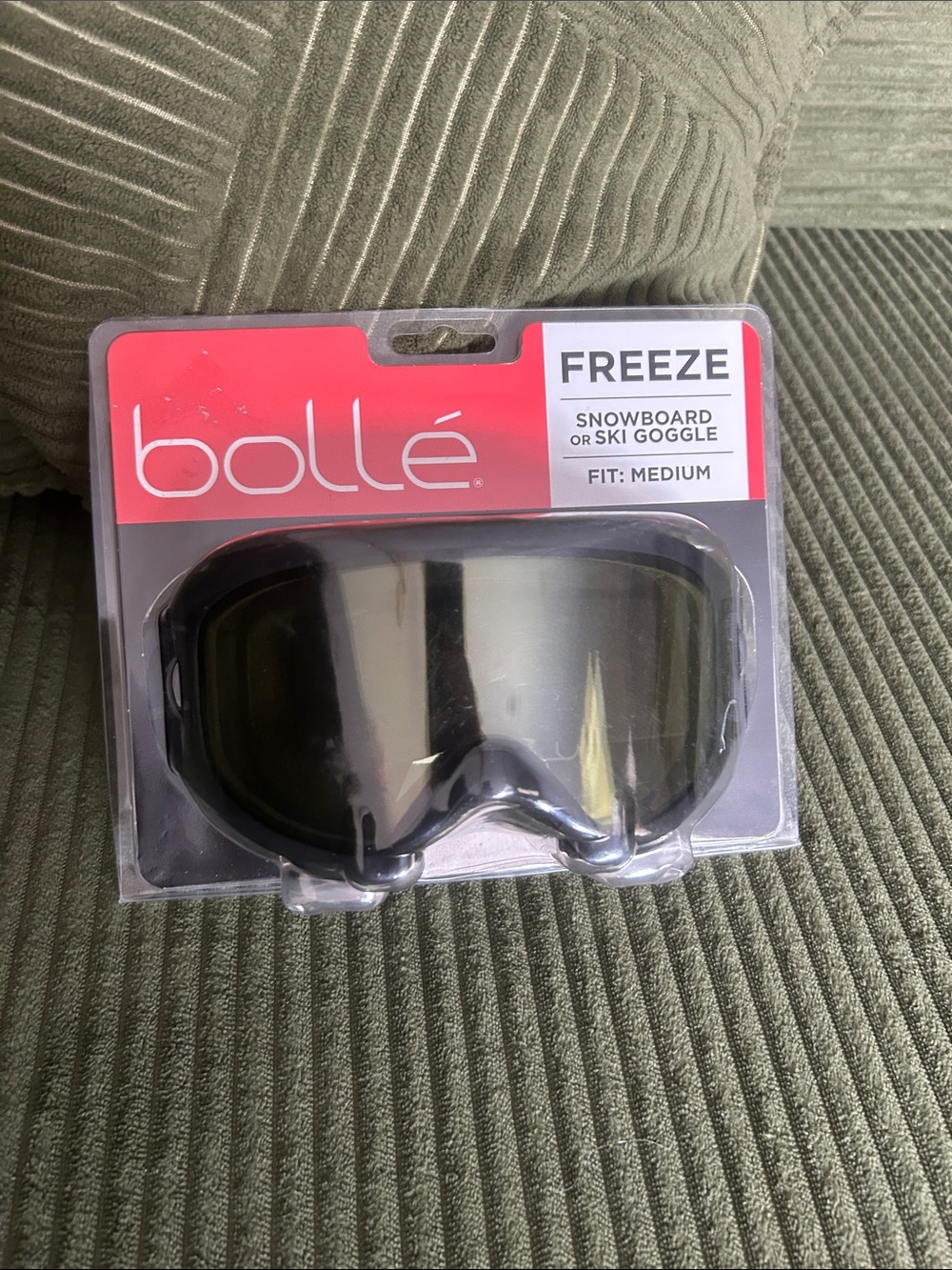 NEW Bolle Snowboard/Ski Goggles - Black Lens